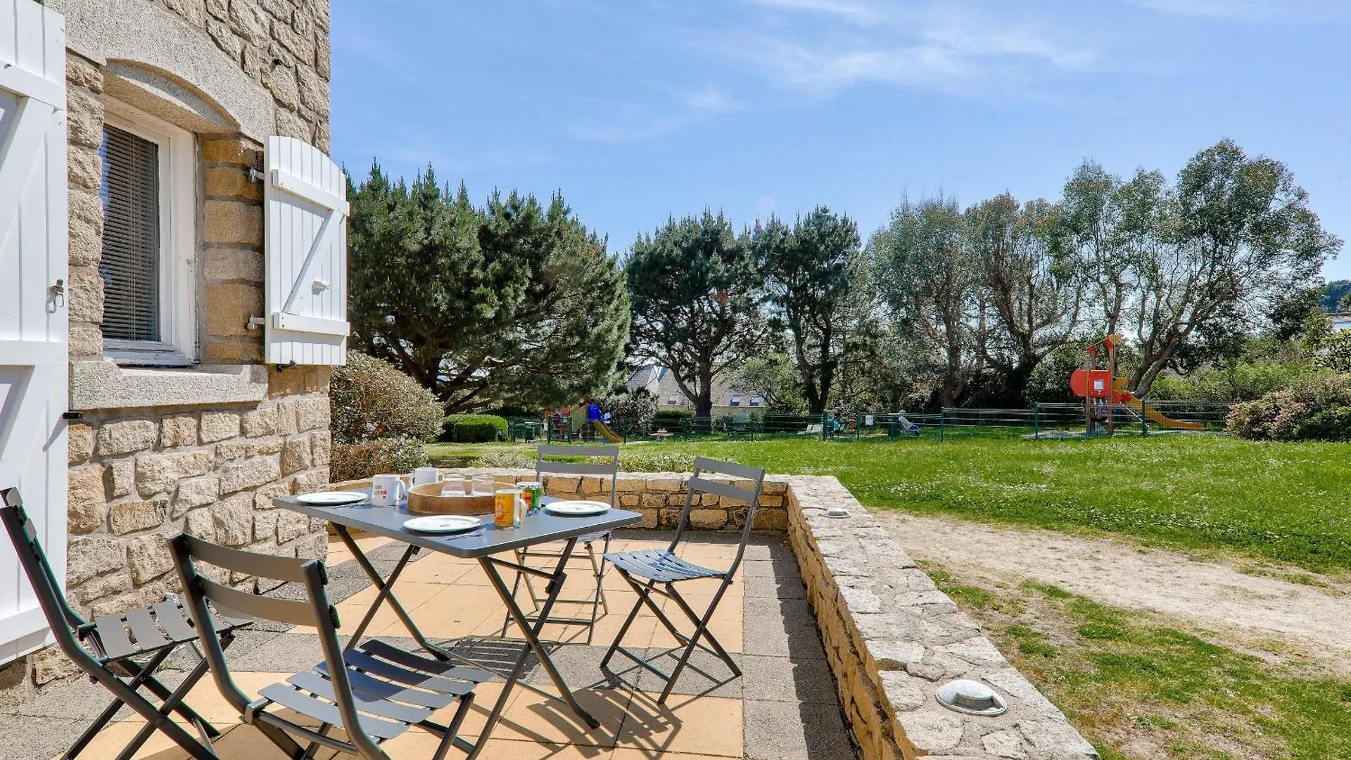Ideal 4 Adultes Et 1 Enfant A 300M De La Plage Arzon